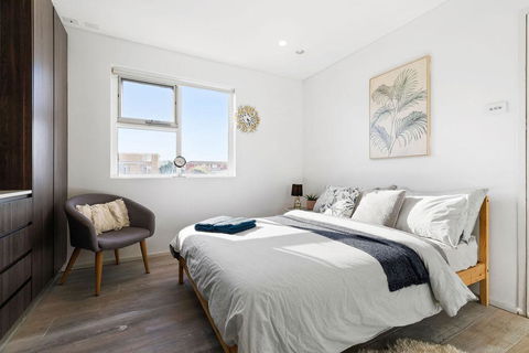 A Bright & Comfy Beach Studio, 5min Walk To Bondi Beach - Accommodation in Brisbane 0