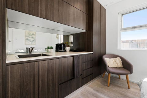 A Bright & Comfy Beach Studio, 5min Walk To Bondi Beach - Accommodation in Brisbane 2