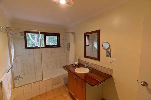 A Grape Escape - Accommodation in Brisbane 1