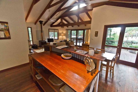 A Grape Escape - Accommodation in Brisbane 0