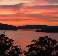 A Lakehouse Escape - Accommodation in Brisbane