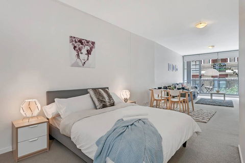 A Modern & Stylish Studio Near Darling Harbour - Accommodation in Brisbane 1