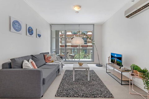 A Modern & Stylish Studio Near Darling Harbour - Accommodation in Brisbane 2