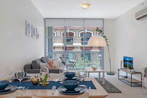 A Modern & Stylish Studio Near Darling Harbour - Accommodation in Brisbane 0