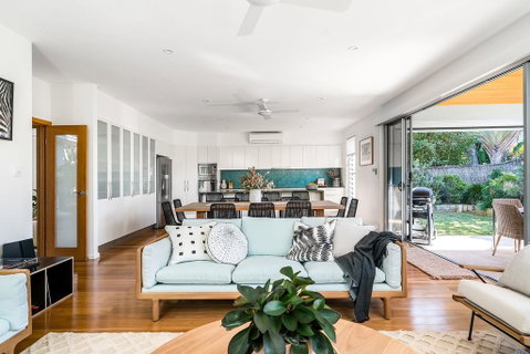 A PERFECT STAY - Shore Beats Work - Accommodation in Brisbane 3
