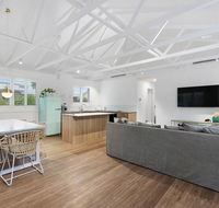 A PERFECT STAY - Sunset Beach - Summer Breeze - Accommodation in Brisbane