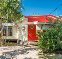 A SWEET ESCAPE - Beachcombers Cottage Beachfront - Accommodation in Brisbane