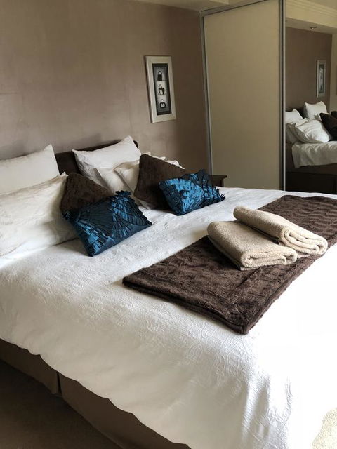 About Time Retreats- Studio Seven - Accommodation in Brisbane 3