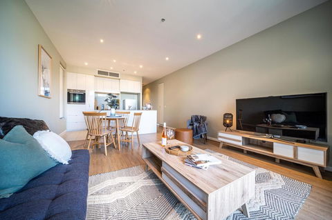 Above The Square On Hindmarsh-Pool - Gym - Carpark - Accommodation in Brisbane 1