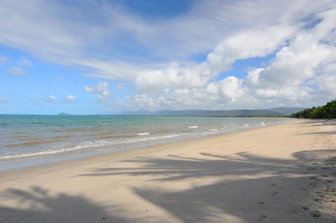 ABSOLUTE BEACHFRONT BLISS @ NEWELL BEACH - Accommodation in Brisbane 1