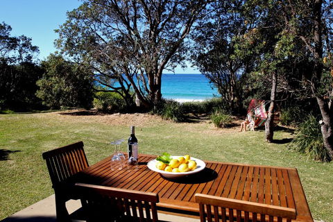 Absolute Beachfront Mollymook - Accommodation in Brisbane 0