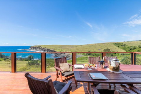 Absolute Oceanfront Cottage - Accommodation in Brisbane 3