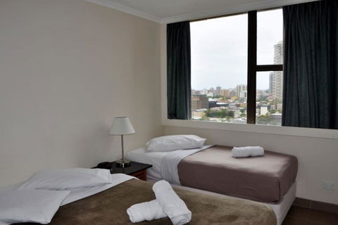 Accommodation Sydney City Centre - Hyde Park Plaza 3 Bedroom 1 Bathroom Apartment - Accommodation in Brisbane 1