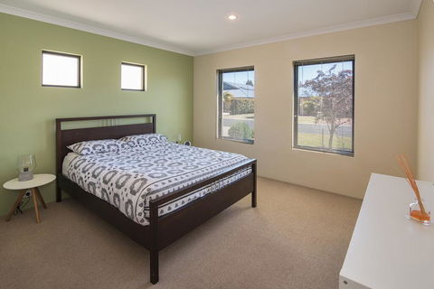 Acrosstheway - Accommodation in Brisbane 2