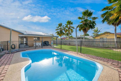 Entire Family Home With Private Pool - Accommodation in Brisbane 0