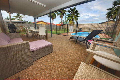 Entire Family Home With Private Pool - Accommodation in Brisbane 1