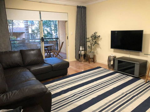 Escape To Strathfield For 8 Guests - Accommodation in Brisbane 0
