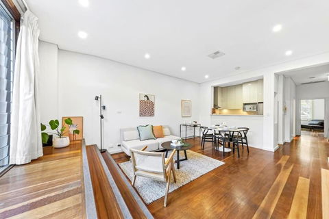 Escape To Sydney @ Ultimo Unique 2 Bedroom Sleeping 7 City Side - Accommodation in Brisbane 0
