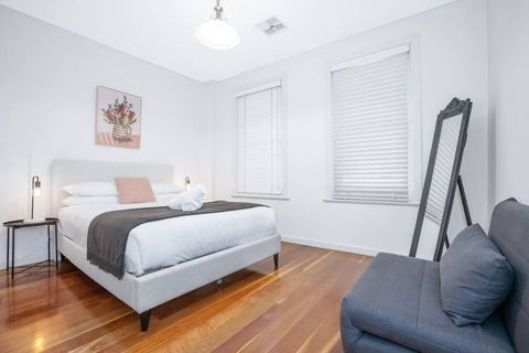 Escape To Sydney @ Ultimo Unique 2 Bedroom Sleeping 7 City Side - Accommodation in Brisbane 3