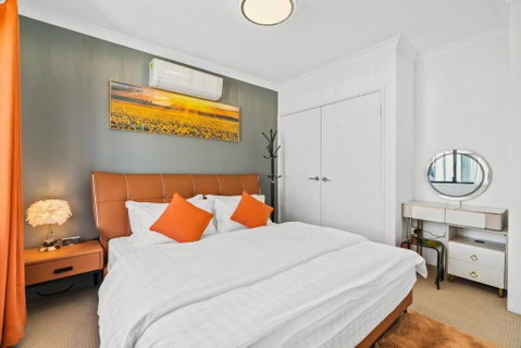 Equitice Autumn Moonlight Villa - Accommodation in Brisbane 4