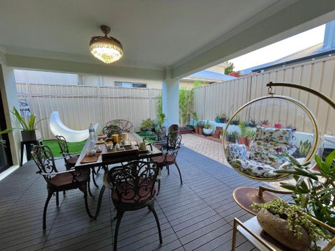 Equitice Spring Moonlight Villa - Accommodation in Brisbane 3