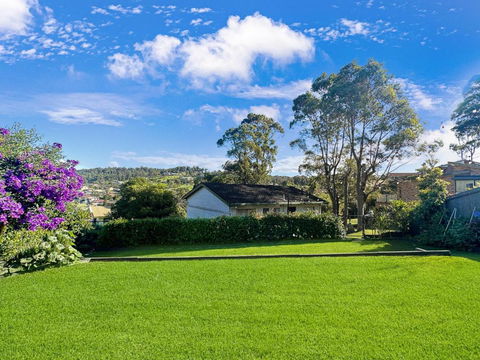 Fab 3-Bed Stay With Great Outdoors & Water Views - Accommodation in Brisbane 0
