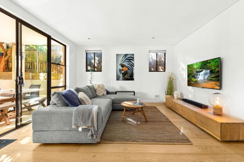 Fab Bondi 2-Bed With Courtyard & Alfresco Dining - Accommodation in Brisbane 2