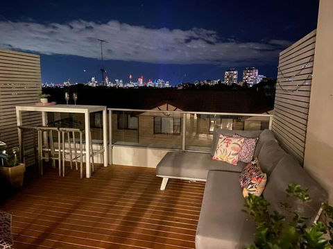 Fab Penthouse Near Bondi / Bronte, Shops & Bars - Accommodation in Brisbane 4