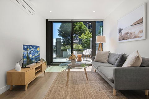 Fabulous 1-Bed With Pool And Private Courtyard - Accommodation in Brisbane 0