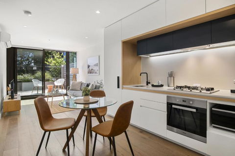 Fabulous 1-Bed With Pool And Private Courtyard - Accommodation in Brisbane 2