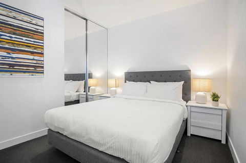 Fabulous 1-Bed With Pool And Private Courtyard - Accommodation in Brisbane 1