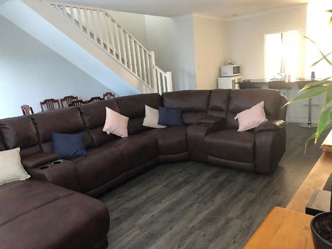 Falcon Bay 4x4 Townhouse - Accommodation in Brisbane 3