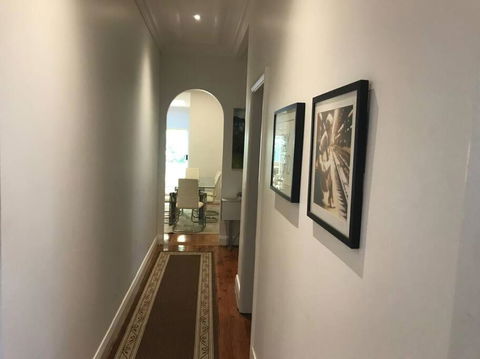 Family Beach House - Spacious W Yard AC Car Space - Accommodation in Brisbane 3