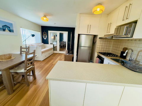 FORR64 - Cosy East Perth Retreat - Accommodation in Brisbane 4