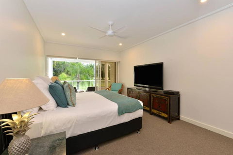 Fairway Vistas - A Group Escape At Mirage Resort - Accommodation in Brisbane 2