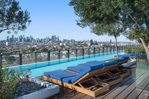 FLEMINGTON - Melbourne City Views - Accommodation in Brisbane 0