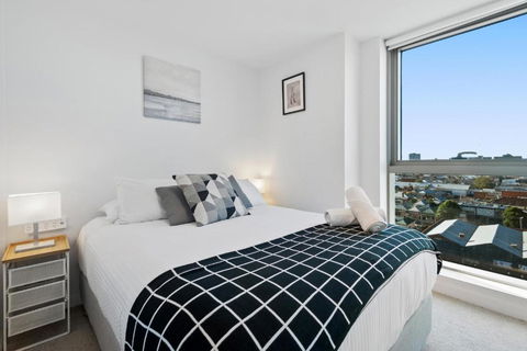 FLEMINGTON - Melbourne City Views - Accommodation in Brisbane 2