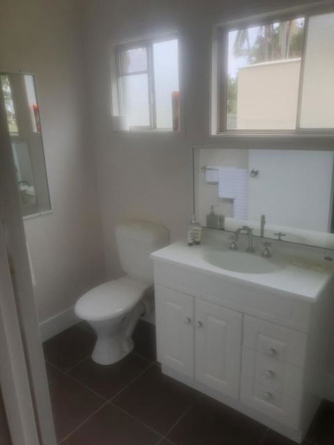FRANGIPANI HOUSE - Accommodation in Brisbane 3
