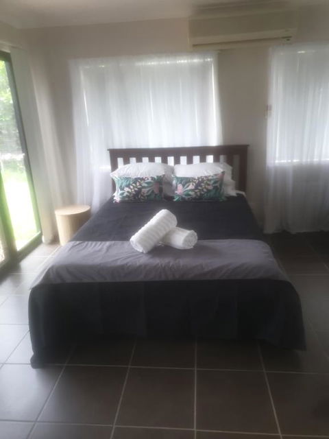 FRANGIPANI HOUSE - Accommodation in Brisbane 0