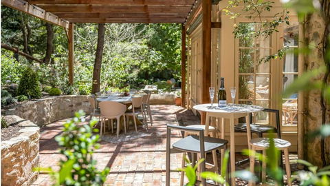 FROGWELL HOLLOW Immerse Into An Idyllic Fairytale - Accommodation in Brisbane 3