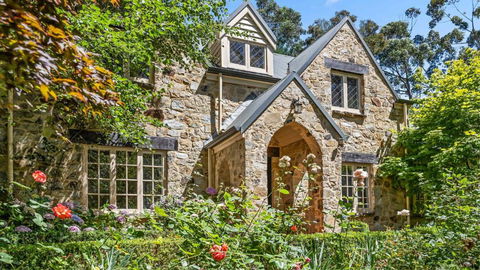 FROGWELL HOLLOW Immerse Into An Idyllic Fairytale - Accommodation in Brisbane 0