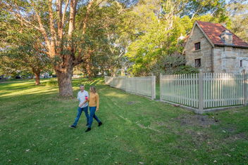 Gardeners Cottage with Accommodation in Brisbane