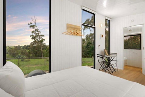 Glorious Escape By Tiny Away - Accommodation in Brisbane 4
