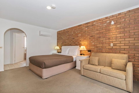 Golden Square Motor Inn - Accommodation in Brisbane 0