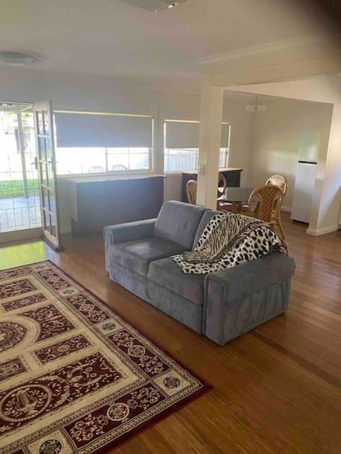 Golden Street Cottage - Accommodation in Brisbane 2