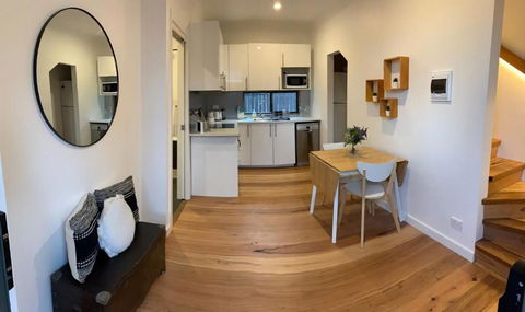 Gorgeous Self Contained Home - Accommodation in Brisbane 3