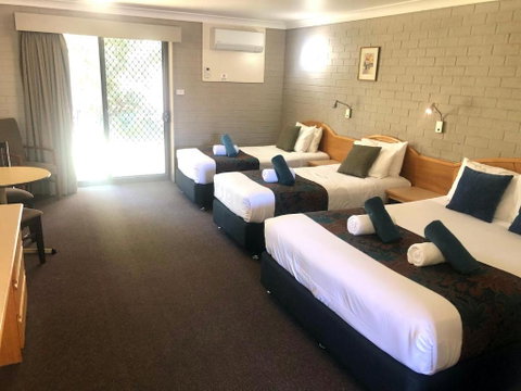 Hilltops Retreat Motor Inn - Accommodation in Brisbane 2