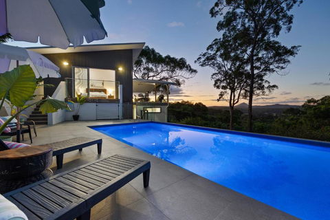 Hinterland Dreamers Poolside Retreat - Accommodation in Brisbane 0