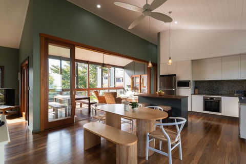 Iluna At Dicky Beach - Accommodation in Brisbane 1