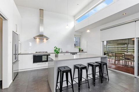 Imagine - Accommodation in Brisbane 1